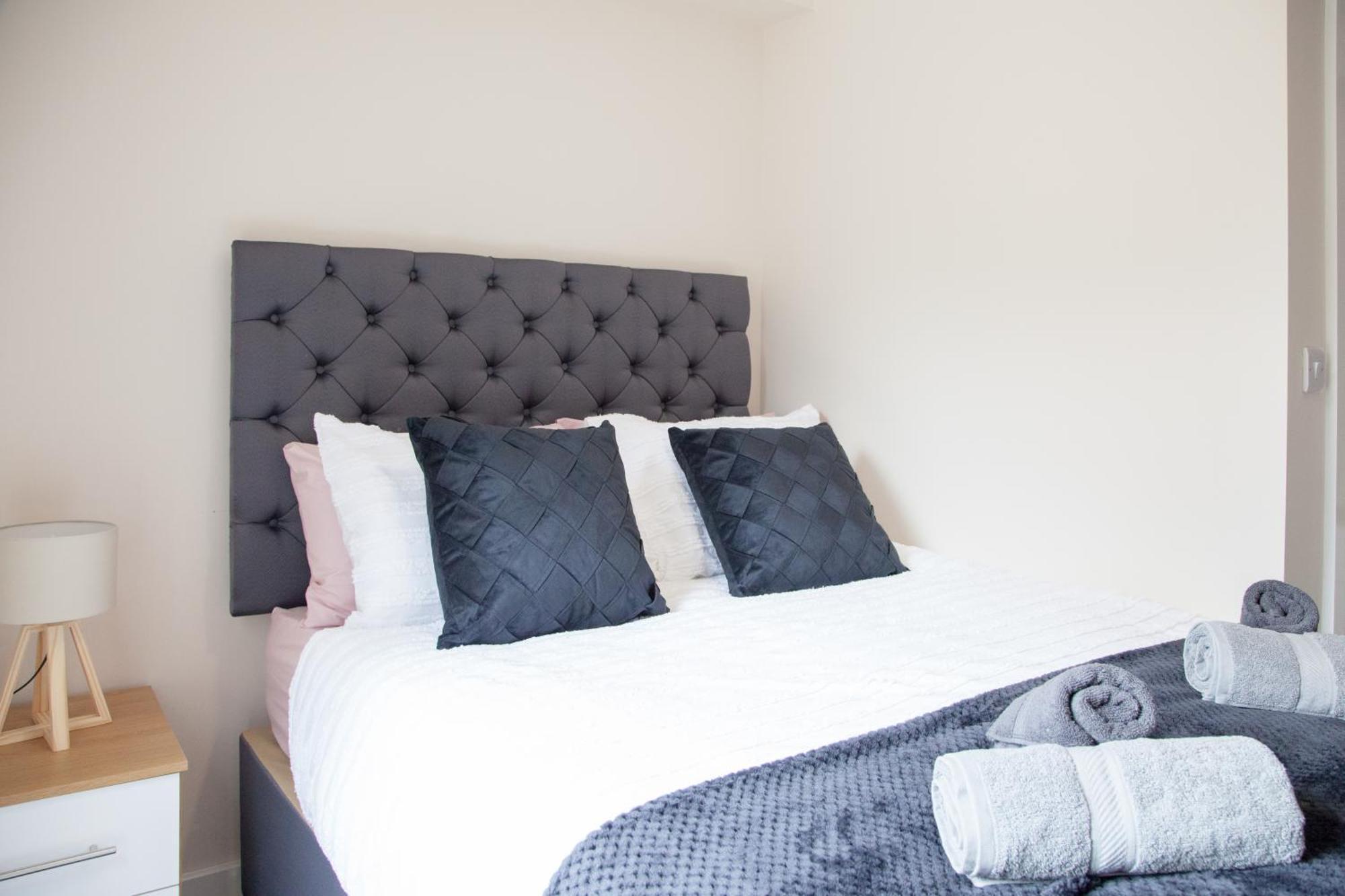 Modern 2Bd Apartment In Manchester City Экстерьер фото