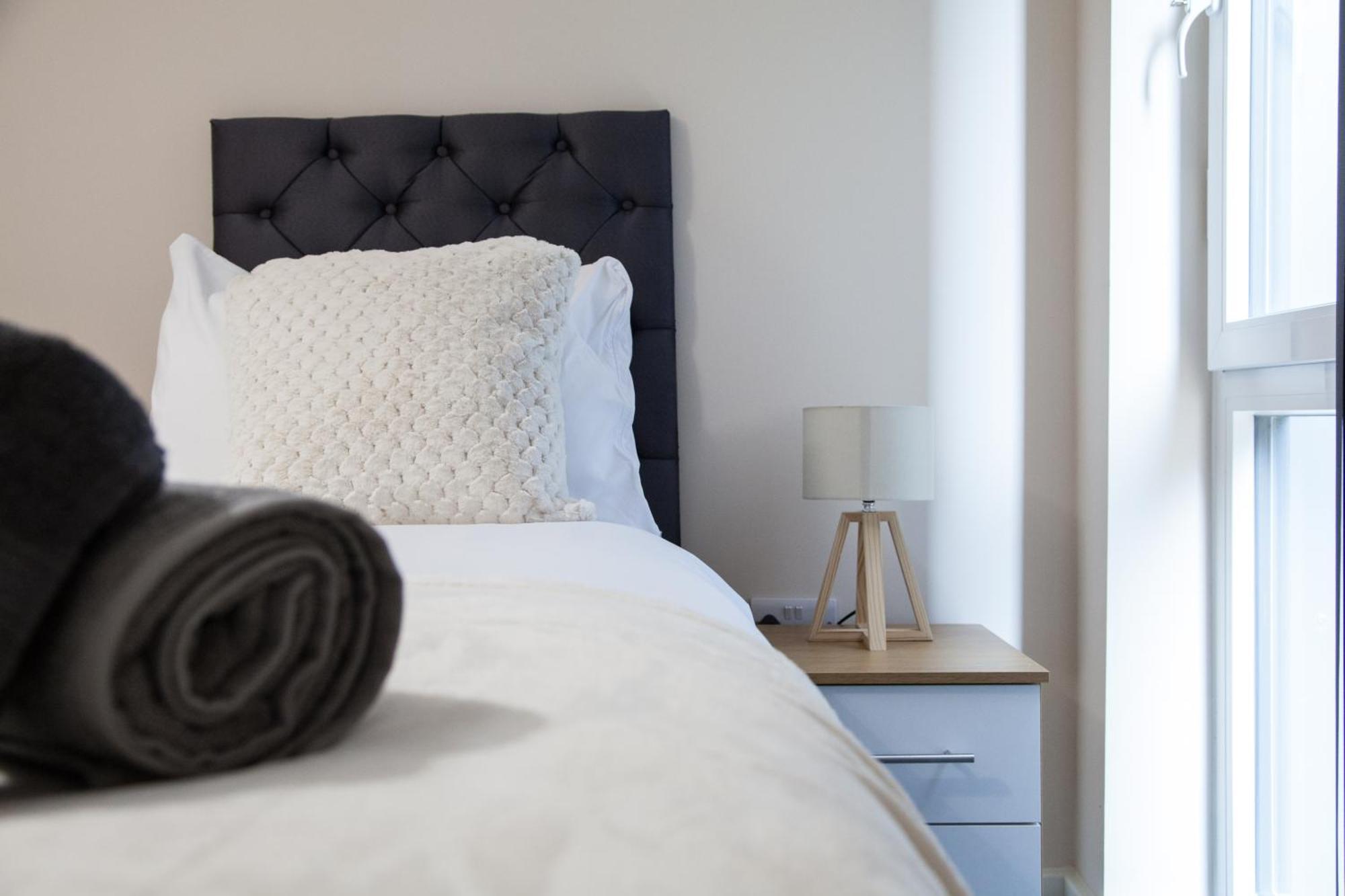 Modern 2Bd Apartment In Manchester City Экстерьер фото