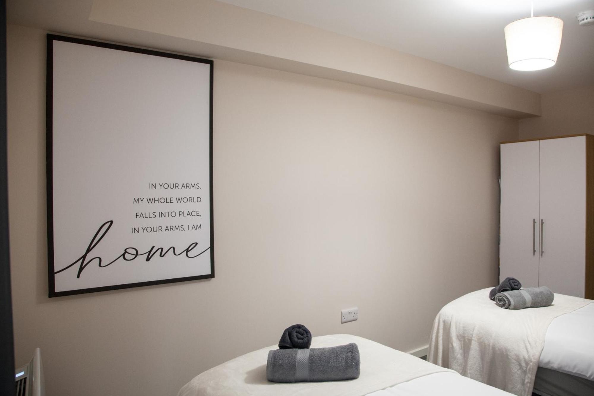 Modern 2Bd Apartment In Manchester City Экстерьер фото